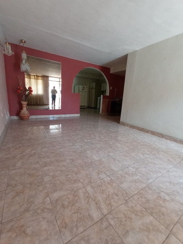 Imagen 6 de 14 de Casa En Venta Urb. Las Acacias Maracay*