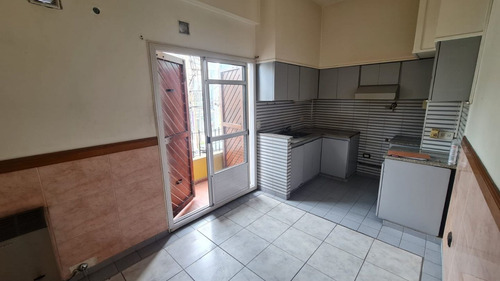 Imagen 2 de 13 de Alquiler De Departamento 3 Ambientes En Centro, San Justo