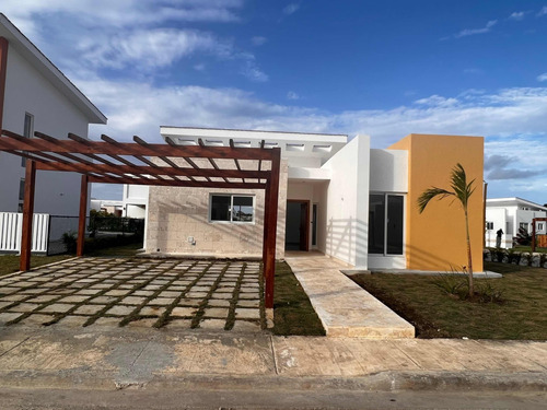 Venta De Villa En Vista Cana Con 442mts De Terreno