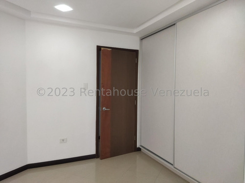 Apartamento En Venta Ubicado En El Bosque Valencia Carabobo 24-1682, Eloisa Mejia