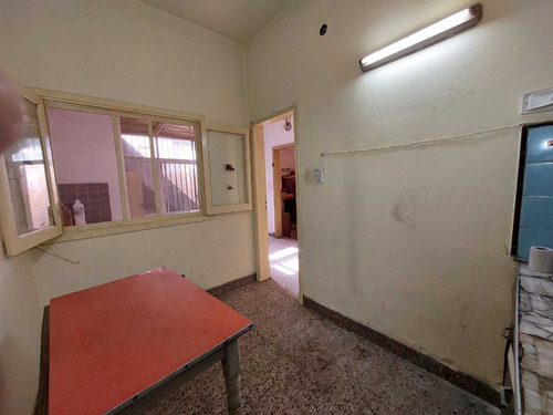 Ph En Venta De 3 Ambientes A Refaccionar Con Terraza