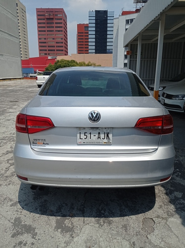 Imagen 6 de 11 de Volkswagen Jetta 2015 2.5 Sportline Qc Weltradio At