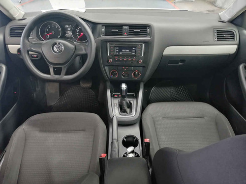 Imagen 12 de 15 de Volkswagen Jetta 2015 4p Comfortline L5/2.5 Aut