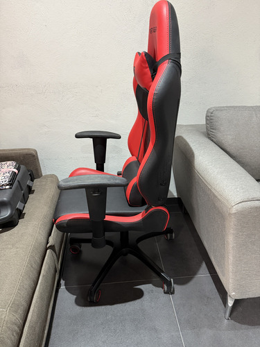 Silla Gamer Vertagear Sl2000 Color Negro Con Rojo (Usado)