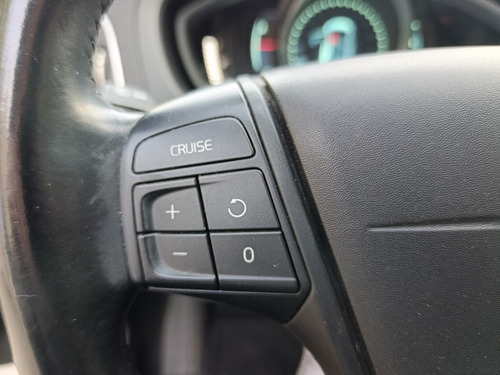 Volvo V40 2014