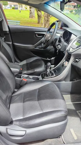 Hyundai Elantra 1.8 i35 GLS MT