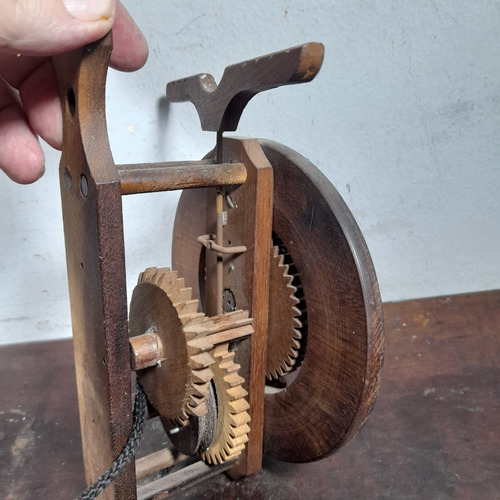Imagem 4 de 10 de Relógio Madeira Parede Da Vinci Estragado Não Da Conserto