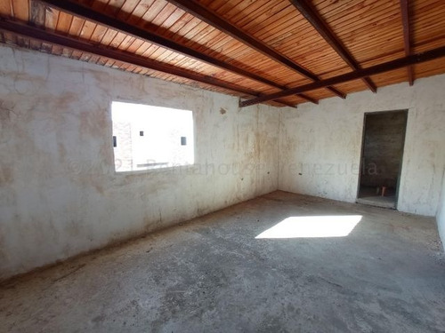 Imagen 9 de 13 de Townhouse En Venta Valle Fresco Turmero 22-16123 Df