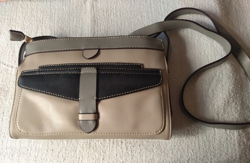 Cartera Cuero Ecológico Beige. Marca Prune. Excelente 