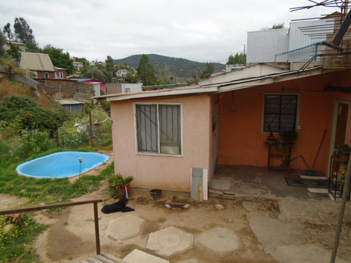 390 M2 De Terreno. 3d. 1b. Piscina.