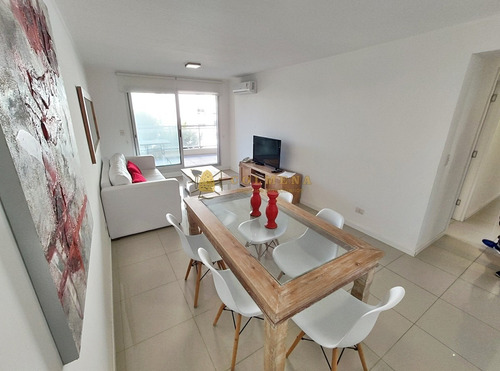 Encantador Departamento Con Parrillero Propio En Aidy Grill- Ref: 4057