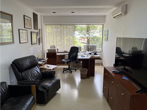 Vendo Apartamento 238m2 La Lagunita C. Club 9060