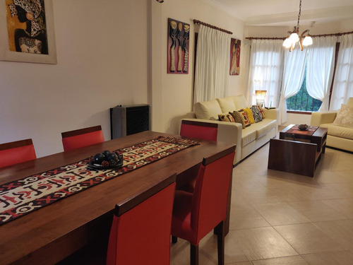Casa En Venta - 3 Dormitorios 4 Baños 2 Cocheras - 332mts2 - Villa Gesell