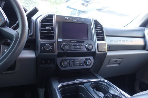 Imagen 8 de 14 de Ford F250 Super Duty 2019
