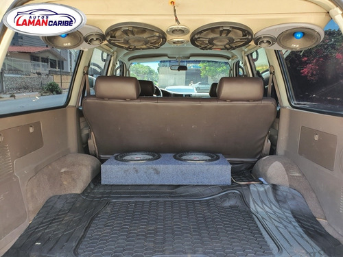 Imagen 9 de 10 de Toyota Autana Sincrónico 4x4