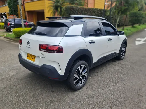 Citroën C4 Cactus 1.6 Shine Turbo Aut