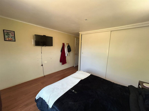 Casa En Venta De 7 Dorm. 3 Baños En Peñalolén