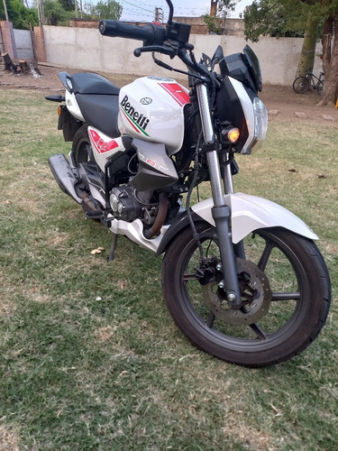 Imagen 2 de 9 de Benelli Tnt 15 Naked