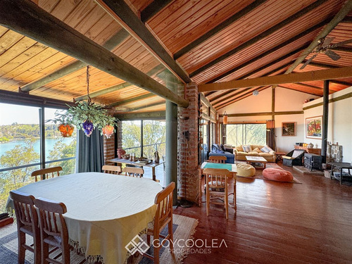 Casa En Venta De 5 Dorm. En Las Cabras