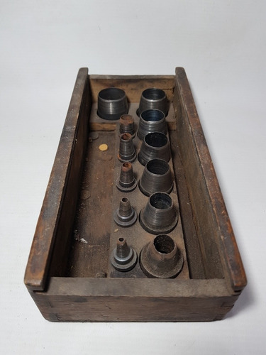 Imagen 3 de 5 de Antiguo Set Saca Bocados Acero Carbono 12 Tamaños Mag 58502
