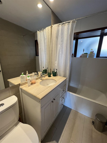 Casa En Venta De 4 Dorm. En Vitacura