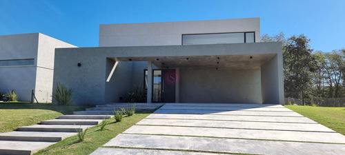 Casa En Venta En Pilar, Barrio Estancias Del Rio