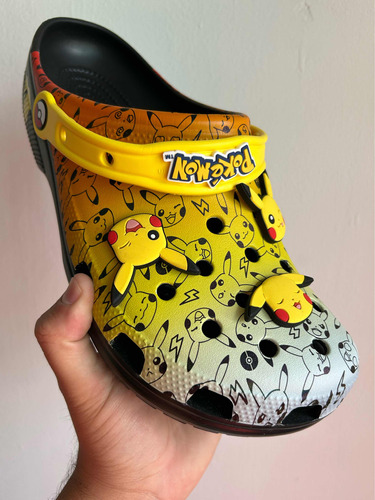 Sandalias Crocs Pokemon