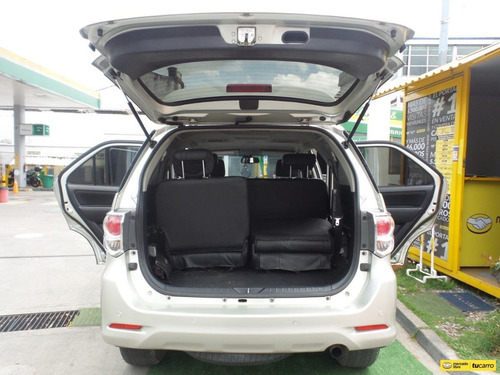 Imagen 9 de 15 de Toyota Fortuner Srv 3.0 D-4