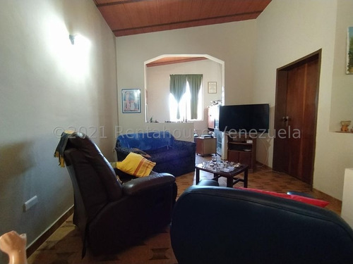 Imagen 2 de 18 de 22-10226 Casa En Venta Urb. El Castaño Maracay Dperez
