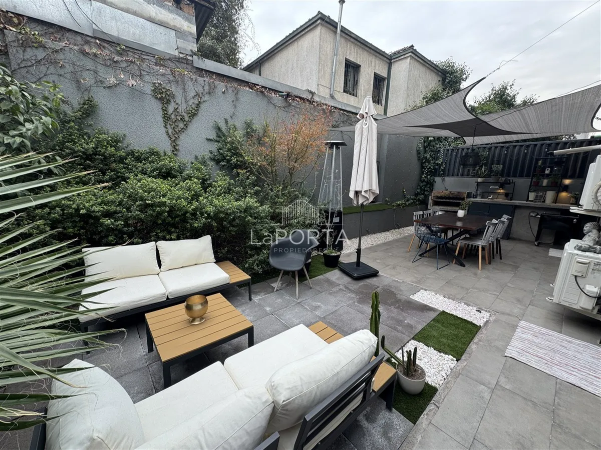 Imagen 3 de 17 de Depto Con Patio/ Barrio Italia/ Providencia/ Jardin/piscina