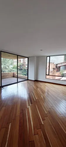 Apartamento En Arriendo En Los Rosales. Cod A12562