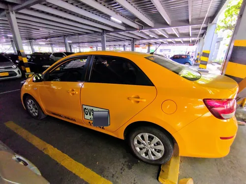 Taxi Kia Sephia 2023.