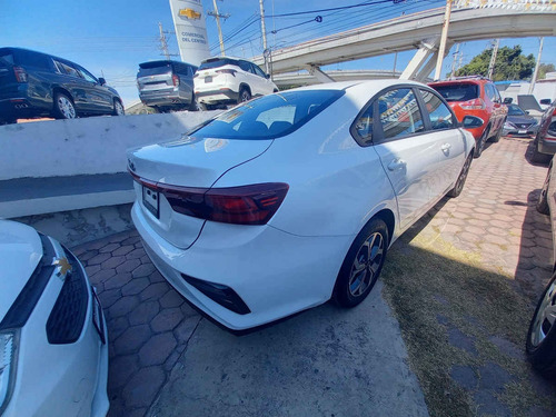 Imagen 5 de 15 de Kia Forte Sedan 2020 2.0l Lx Ivt