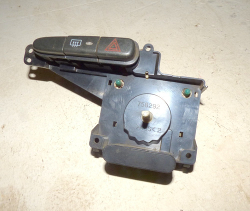 Imagen 3 de 8 de Botonera Hazzard Y Defroster Toyota Yaris 2000 Al 2006