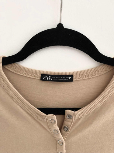 Playera Marca Zara Original De Botones Estilo Henley (Usado)