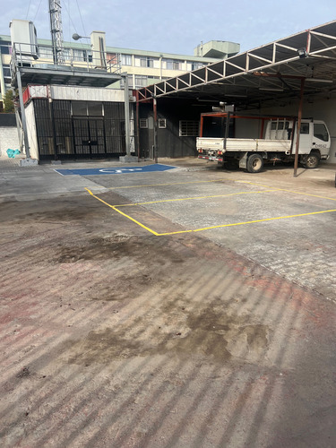 Se Arrienda Oficina Y Terreno Comercial (103057)