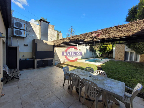 Venta Excelente Casa De 6 Ambientes Con Jardín, Quincho, Pileta Y Parrilla Florida Este