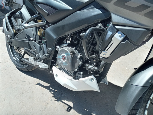Bajaj Rouser Ns 200 Naked Deportiva 0km Carburador Sin Abs