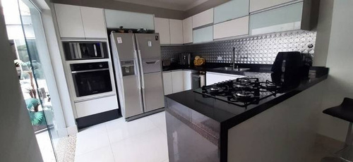 Imagem 11 de 25 de Sobrado Tatuapé - 270 M² - 3 Suítes - Closet - Varanda - Quintal - Churrasqueira, Forno De Pizza, Piscina - 4 Vagas De Garagem - Aceita Financiamento - 4057 Lp - 70671960