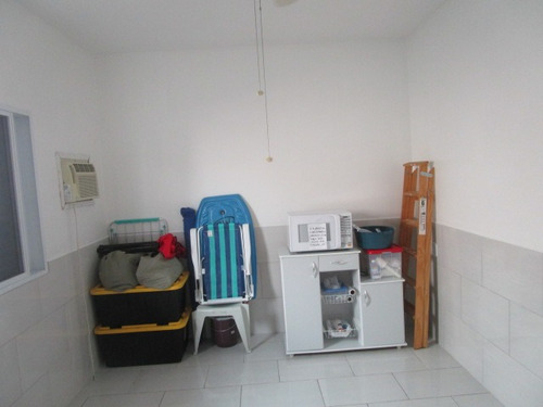Excelente Casa, Isolada, Com Edícula, Espaço Para Piscina. Há 300 Metros Da Praia!