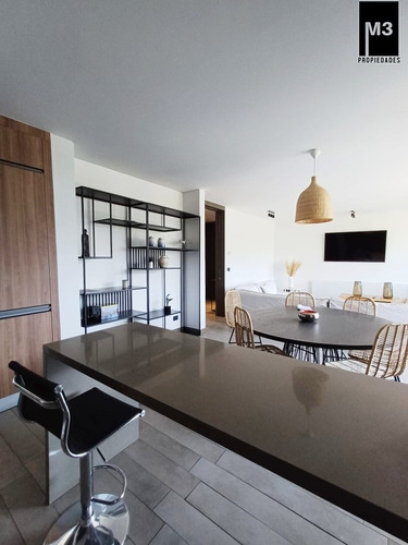 Venta Dpto. Triplex 3d/3b + Serv., Estadio Croata