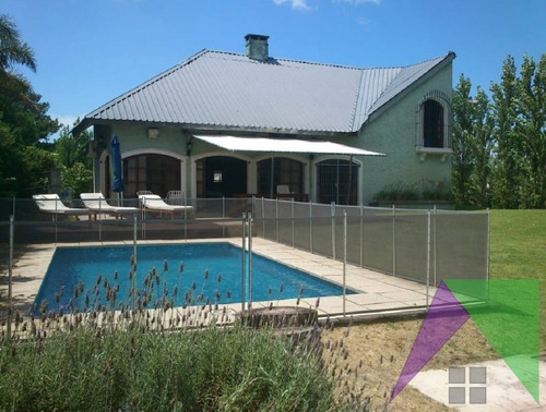 Vendo Y Alquilo Casa En Punta Del Este, Zona Jardines De Córdoba.- Ref: 29790