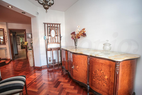 Imagen 7 de 30 de Venta Casa En 2 Plantas - Jardín - Cochera Para 3 Autos - Belgrano