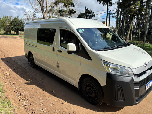 Toyota Hiace 2.8 Tdi Furgón 6at L2h2 3a 5p