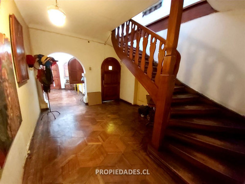 Casa En Venta De 8 Dorm. En Ñuñoa Granterreno Para Remodelar