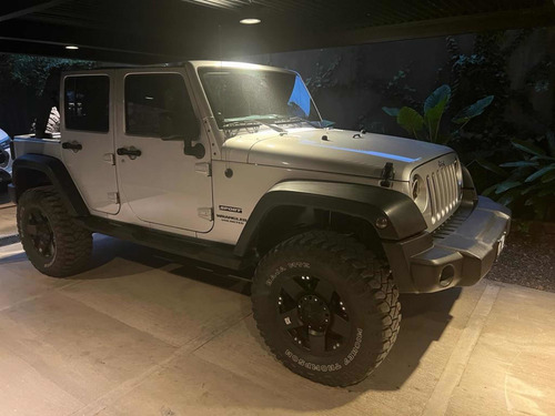 Imagen 21 de 22 de Jeep Wrangler 2011 3.8 Sport Unlimited 199cv Atx