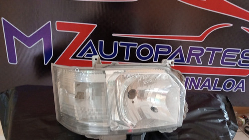 Faro Derecho De Toyota Hiace 2014