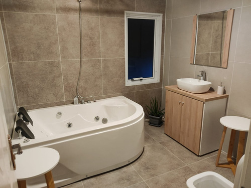 Imagen 7 de 16 de Casa Con Piscina Climatizada Y Jacuzzi Villa Serrana Entrepiedras