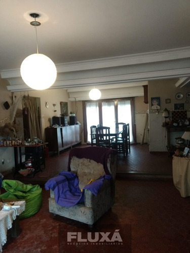 Venta Chalet 6 Ambientes Con Pileta