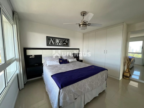 Apartamento A La Venta 3 Dormitorios Y 2 Cocheras - Punta Del Este